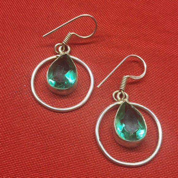 Vintage Emerald Green Glass Silver Tone Dangling Hook Earrings - Picture 6 of 10